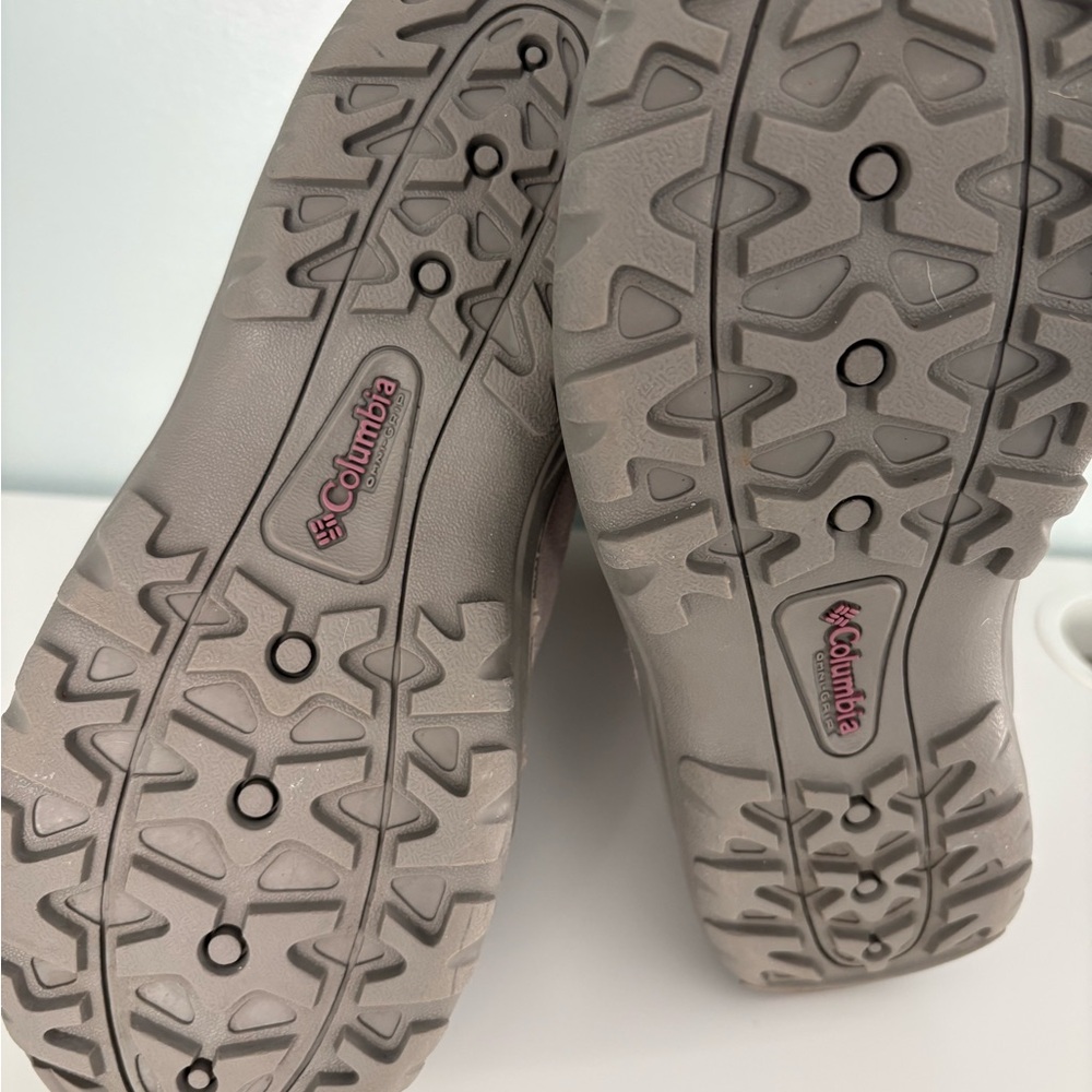 Columbia Women's Light Gray Winter Boots - Picture 5 of 6